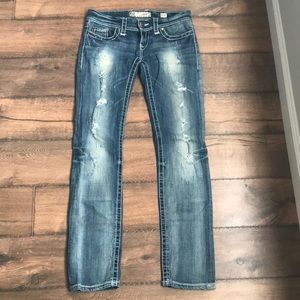 👖BKE Stella Distressed Medium Wash Straight Jeans